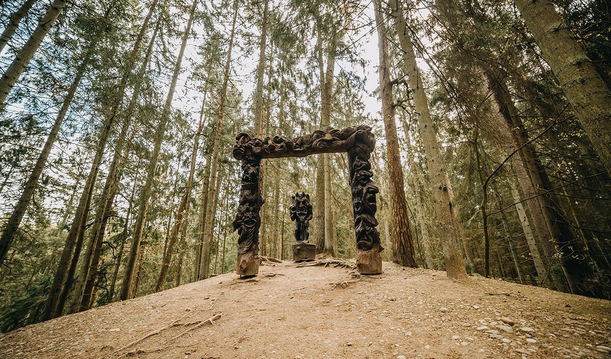 Raganų kalnas.jpg